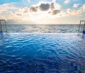 Seven Seas Explorer - Serene Spa - Fitness & Wellness - Infinity Pool am Heck